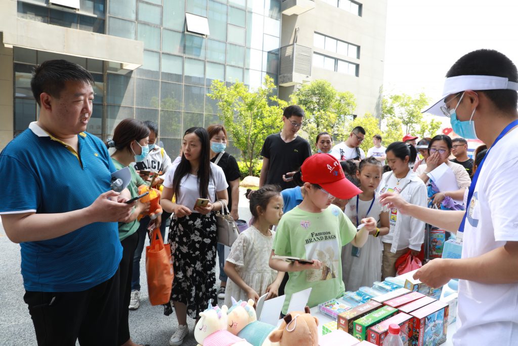 設計城第二屆社會開放日拉開帷幕，市民游客新奇體驗大呼“過癮”