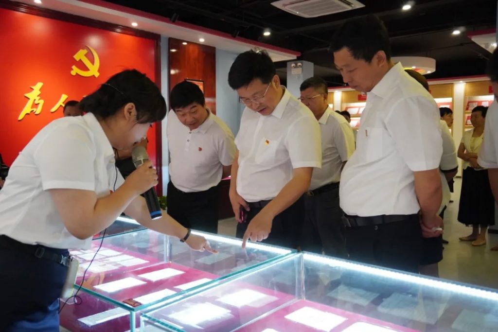 豐城市委書記李曉楚率團(tuán)到江西工業(yè)設(shè)計(jì)小鎮(zhèn)開(kāi)展黨史學(xué)習(xí)教育