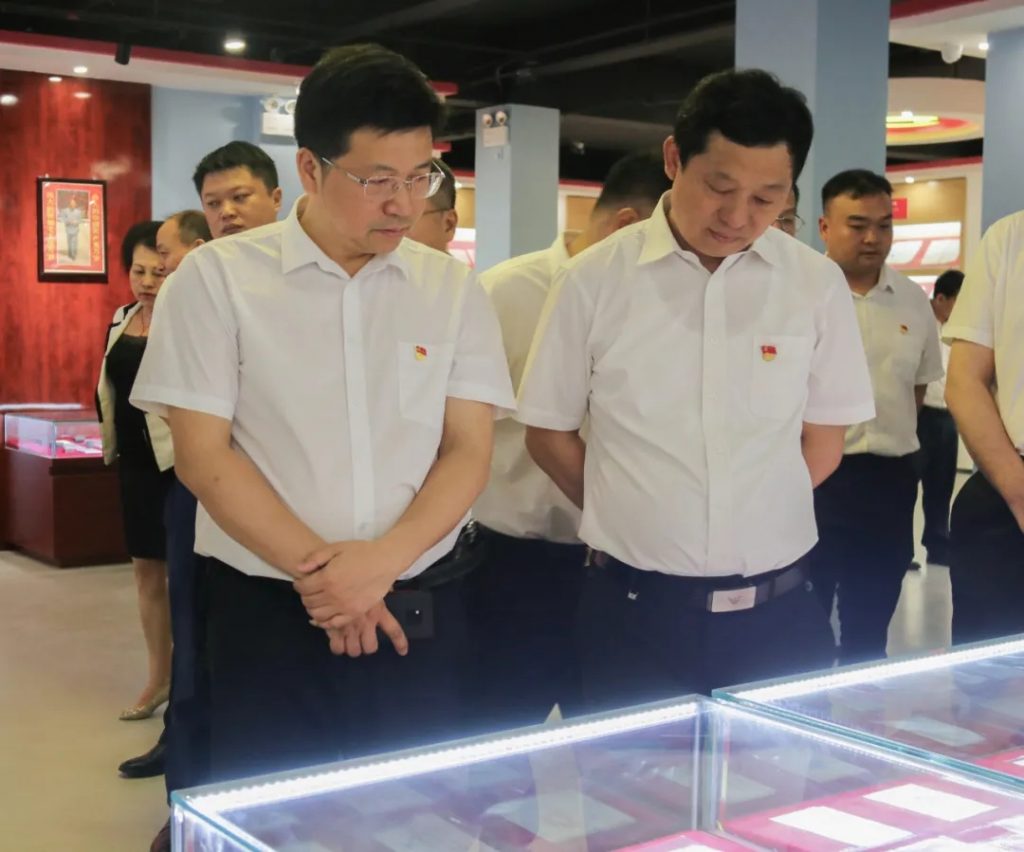 豐城市委書記李曉楚率團(tuán)到江西工業(yè)設(shè)計(jì)小鎮(zhèn)開(kāi)展黨史學(xué)習(xí)教育