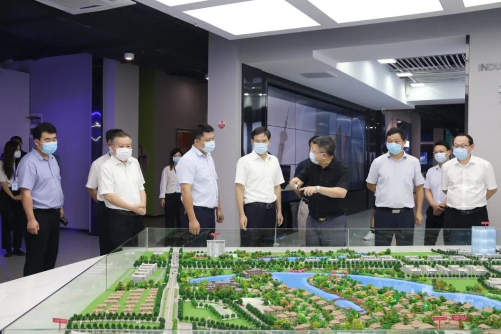 江西省副省長(zhǎng)陳小平一行調(diào)研江西工業(yè)設(shè)計(jì)小鎮(zhèn)，他指出......
