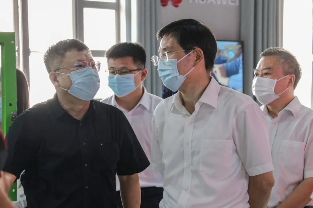 江西省副省長(zhǎng)陳小平一行調(diào)研江西工業(yè)設(shè)計(jì)小鎮(zhèn)，他指出......
