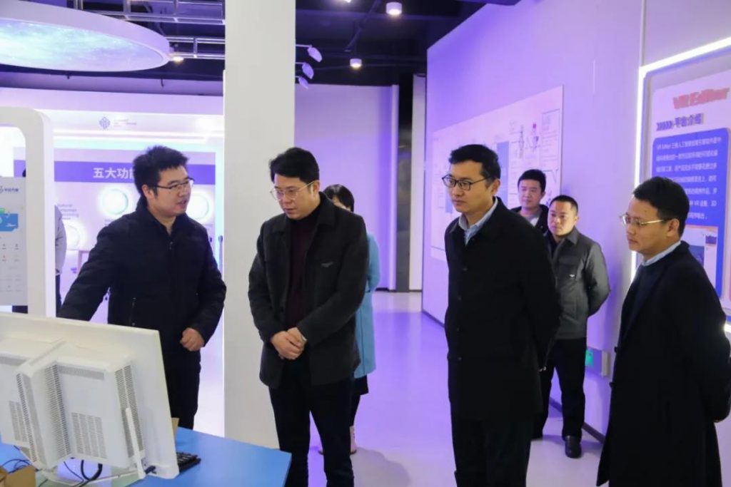 宜春市委組織部部務(wù)委員楊文先一行調(diào)研中部教裝城，他稱贊道……