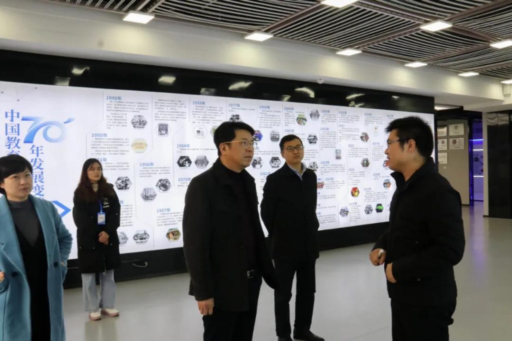 宜春市委組織部部務(wù)委員楊文先一行調(diào)研中部教裝城，他稱贊道……