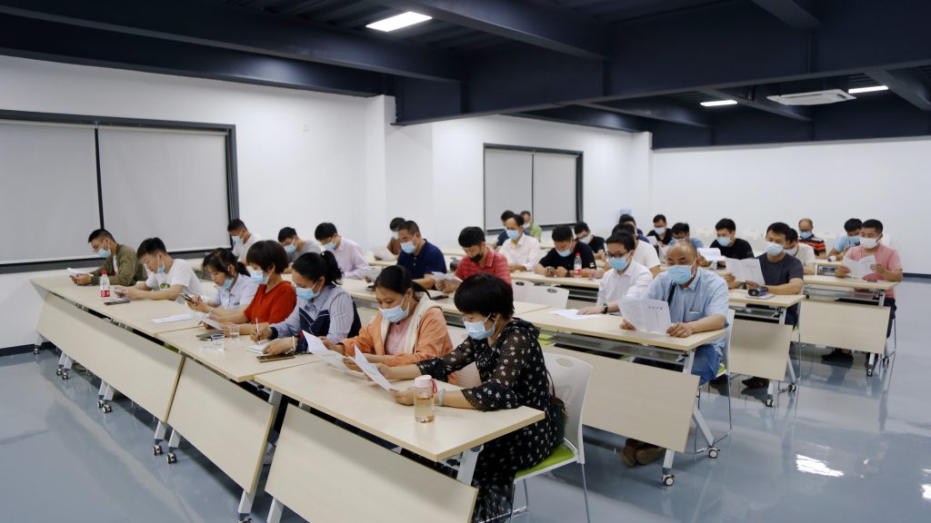 工業(yè)機(jī)器人應(yīng)用工程師開班！設(shè)計城為順德智造培養(yǎng)“種子人才”